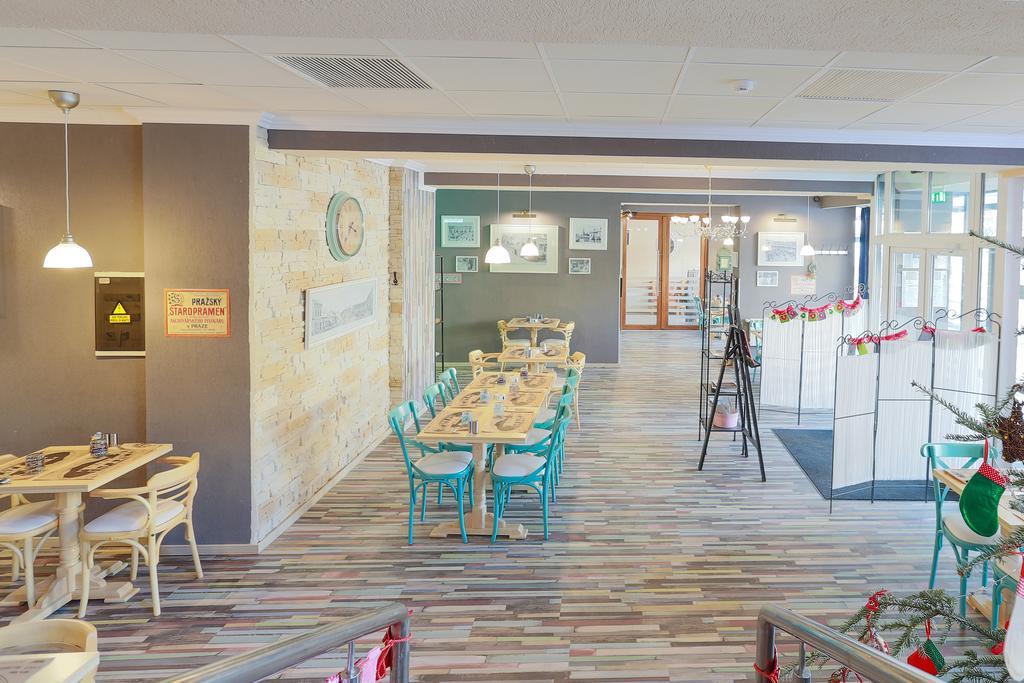 Artmotel & Bistro Haţeg Εξωτερικό φωτογραφία