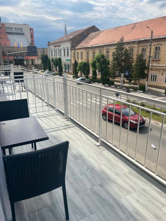 Artmotel & Bistro Haţeg Εξωτερικό φωτογραφία