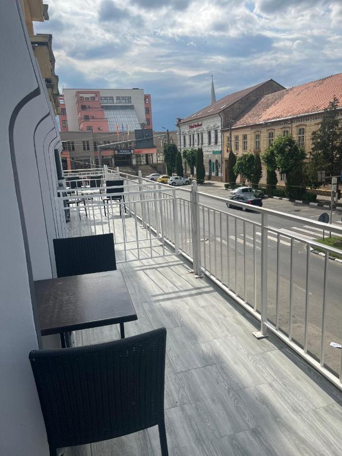 Artmotel & Bistro Haţeg Εξωτερικό φωτογραφία