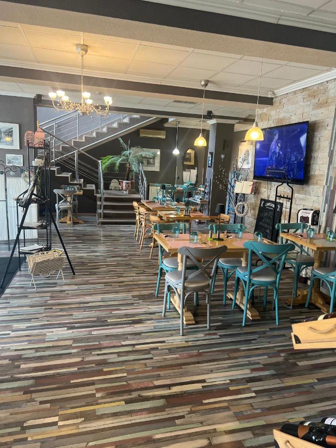 Artmotel & Bistro Haţeg Εξωτερικό φωτογραφία