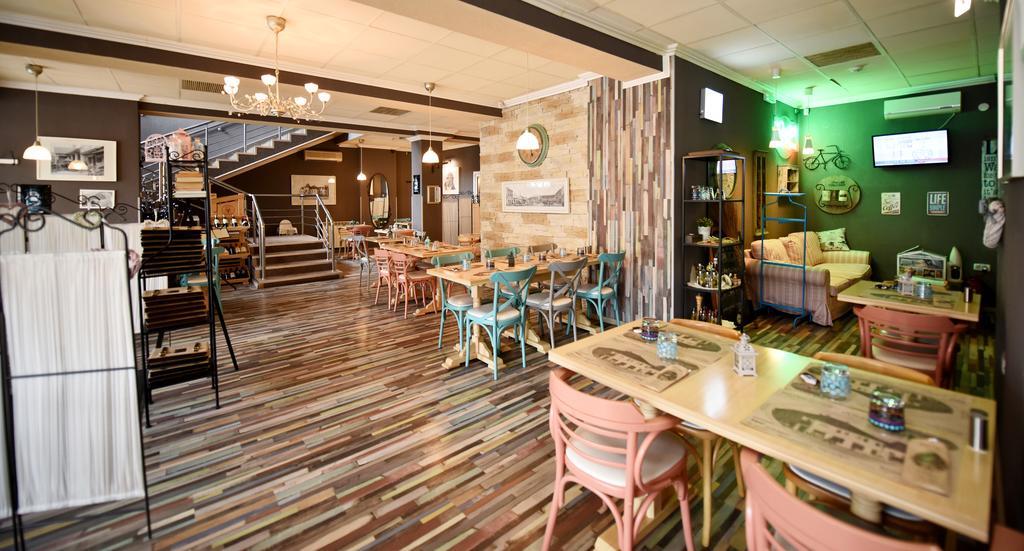 Artmotel & Bistro Haţeg Εξωτερικό φωτογραφία