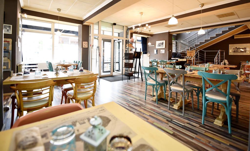 Artmotel & Bistro Haţeg Εξωτερικό φωτογραφία
